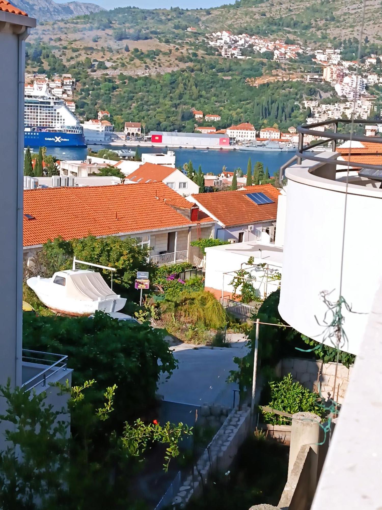 Nema Apartment *